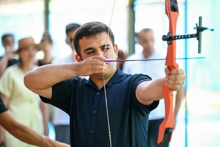 Dövlət qurumlarının əməkdaşları arasında kamandan oxatma yarışı keçirilib