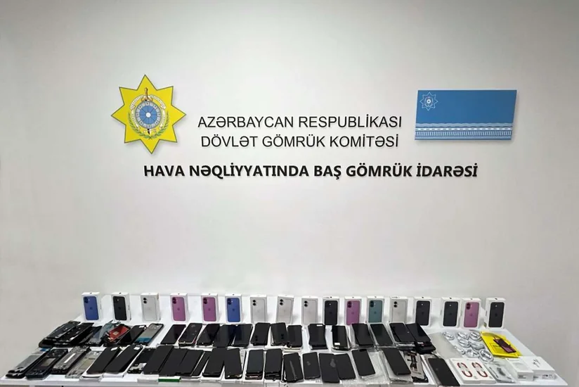 В аэропорту Баку обнаружили 17 незадекларированных iPhone
