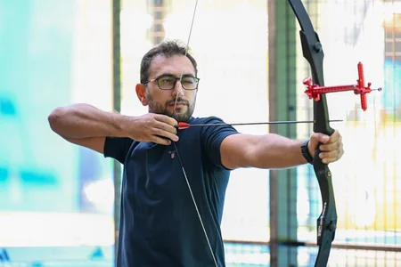Dövlət qurumlarının əməkdaşları arasında kamandan oxatma yarışı keçirilib