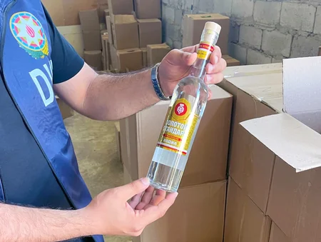 Naxçıvanda saxta aksiz markalı alkoqollu içkilər aşkarlanıb