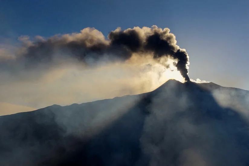 Из-за активности вулкана Этна аэропорт Катании закрыт до утра 15 августа