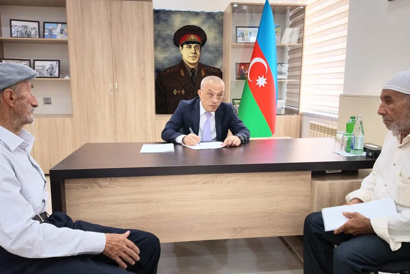 Zaur Mikayılov Lənkəranda vətəndaşları qəbul edib