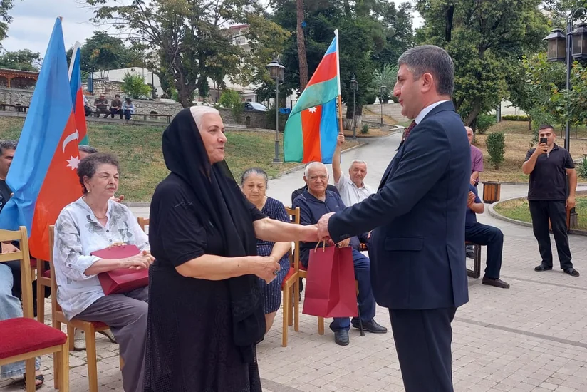 Вернувшимся в Ханкенди семьям вручены ключи от домов - ОБНОВЛЕНО