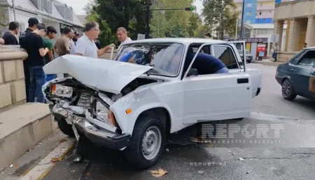 Göyçayda üç minik avtomobili toqquşub, xəsarət alanlar var