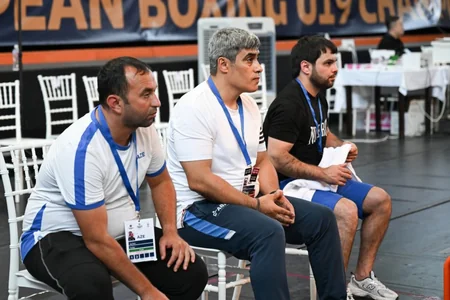 Два азербайджанских боксера вышли в 1/4 финала чемпионата Европы в Сербии