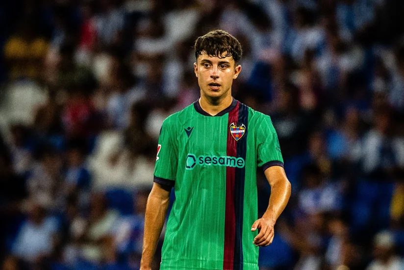 Levantenin futbolçusu Mark Santos Lamin Yamalın rekordunu yeniləyib