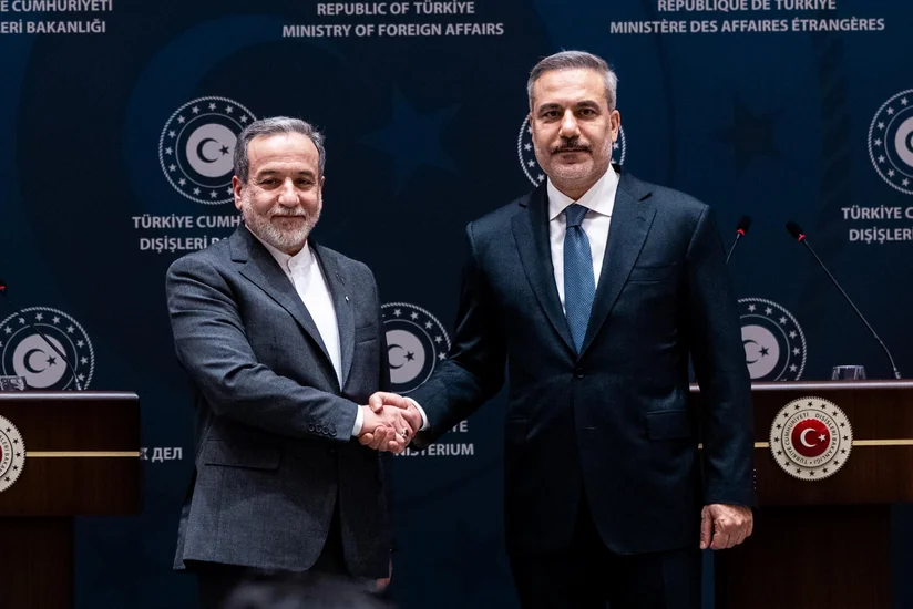 Hakan Fidan Əraqçi ilə Hörmüz boğazının açılmasını müzakirə edib