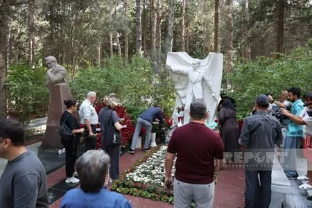 Ceremony held to mark Muslim Magomayev's 84th birth anniversary