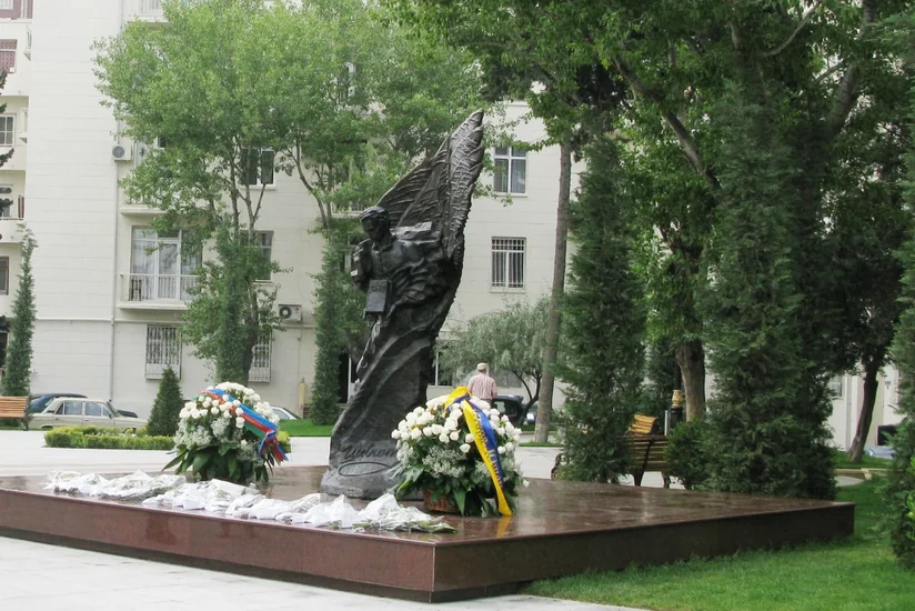 Square in center of Baku named after Taras Shevchenko