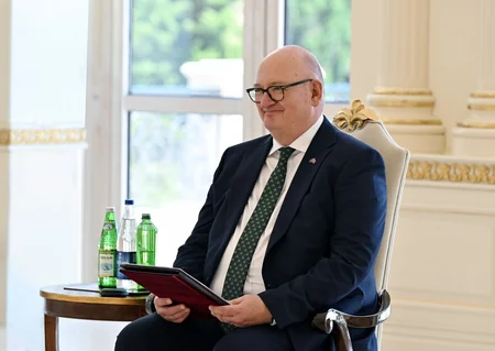 İlham Əliyev Böyük Britaniyanın yeni səfirinin etimadnaməsini qəbul edib