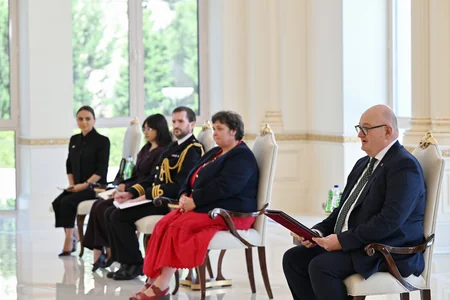 İlham Əliyev Böyük Britaniyanın yeni səfirinin etimadnaməsini qəbul edib