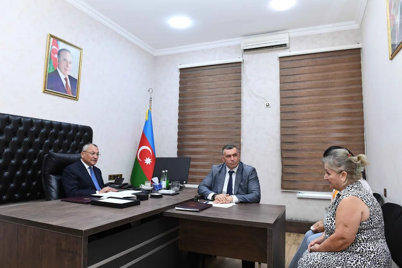Rövşən Rzayev vətəndaşların növbəti qəbulunu keçirib