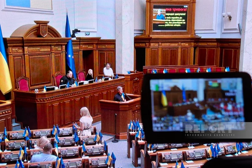В Верховной Раде Украины предложили отправить сотрудников службы мобилизациии на фронт