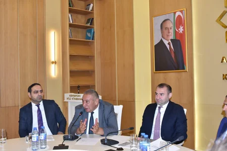 Mədəniyyət Nazirliyi yazar və naşirlərlə görüş təşkil edib