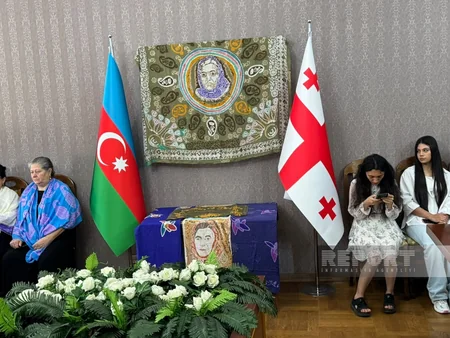 Tbilisidə Mirvarid Dilbazinin 114-cü ildönümü qeyd olunub