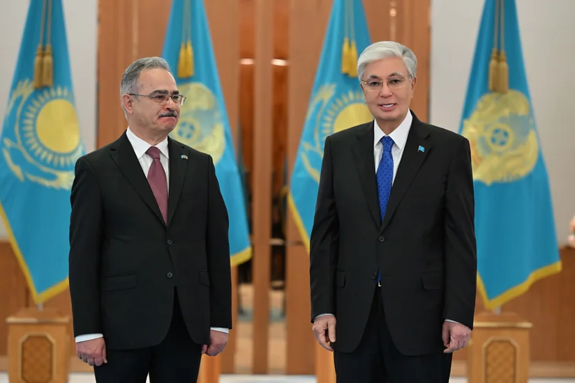 New ambassador of Azerbaijan presents his credentials to Kazakh president