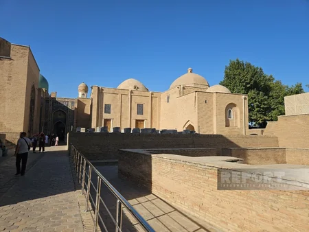 Azerbaijani journalists visit Shah-i-Zinda complex in Samarkand
