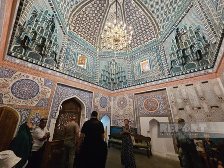 Azerbaijani journalists visit Shah-i-Zinda complex in Samarkand
