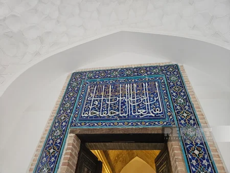 Azerbaijani journalists visit Shah-i-Zinda complex in Samarkand