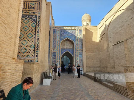 Azerbaijani journalists visit Shah-i-Zinda complex in Samarkand
