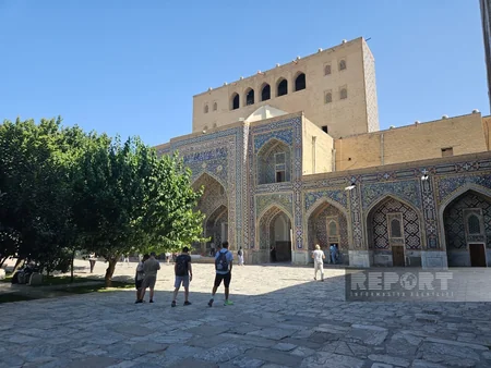 Azerbaijani journalists visit Registan square in Samarkand
