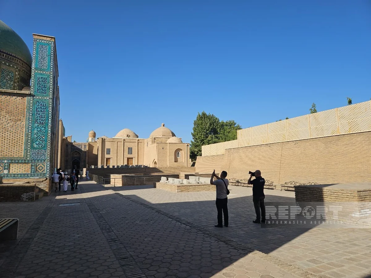 Azerbaijani journalists visit Shah-i-Zinda complex in Samarkand