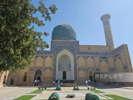 Azerbaijani journalists visit Amir Timur Mausoleum in Samarkand