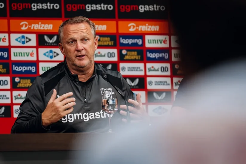 Con van den Brom: Bəzi futbolçular Qarabağla matçda səviyyələrindən aşağı oynadılar