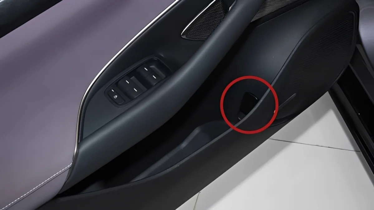 China to recall 4.3 million vehicles over door design