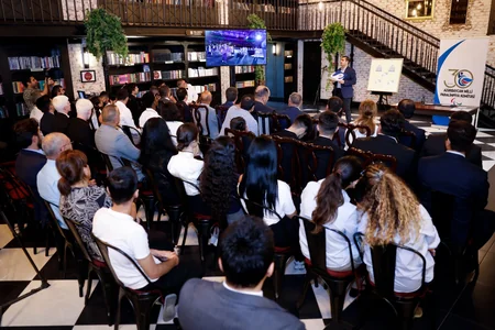 Milli Paralimpiya Komitəsinin 30 illik yubileyinə həsr olunmuş poçt markası təqdim edilib
