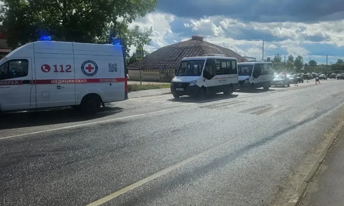 В Подмосковье в ДТП с автобусом пострадали шесть человек, в том числе дети