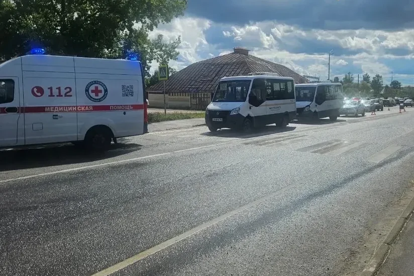 В Подмосковье в ДТП с автобусом пострадали шесть человек, в том числе дети