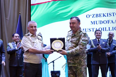 Azerbaijani, Uzbek Defense Ministries hold working meeting on ideological work and psychological service
