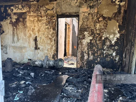 В Сумгайыте загорелся дом, есть пострадавший