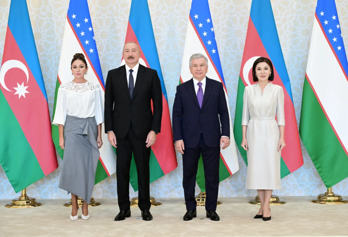 Azerbaijani and Uzbek presidents pose for joint photograph at Kuksaroy State Residence
