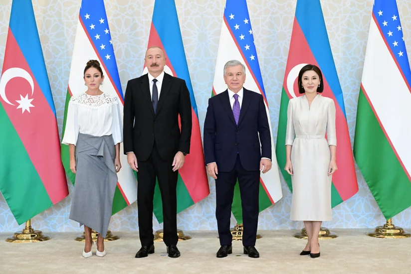 Azerbaijani and Uzbek presidents pose for joint photograph at Kuksaroy State Residence