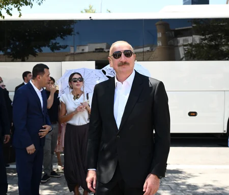 İlham Əliyev və birinci xanım Mehriban Əliyeva Buxara şəhərində Ark qalası ilə tanış olublar
