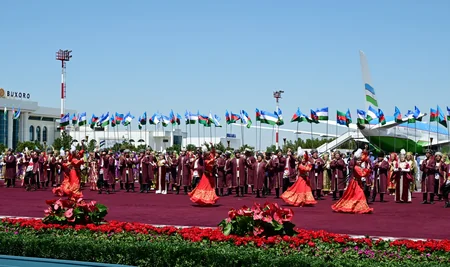 President Ilham Aliyev and First Lady Mehriban Aliyeva arrive in Bukhara