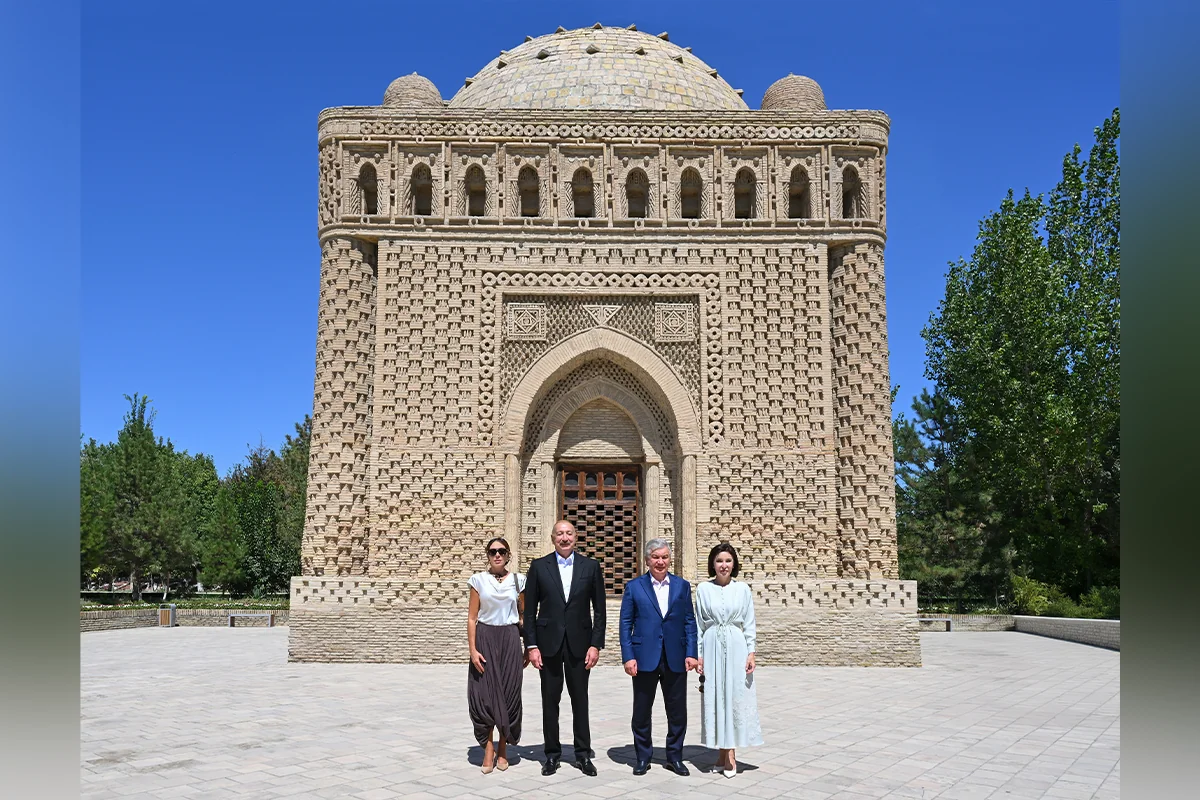 Azərbaycan ilə Özbəkistanın prezidentləri və birinci xanımları Buxarada İsmayıl Samani türbəsi ilə tanış olublar - YENİLƏNİB