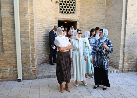 Presidents and First Ladies of Azerbaijan and Uzbekistan visit Poi-Kalyan Complex in Bukhara