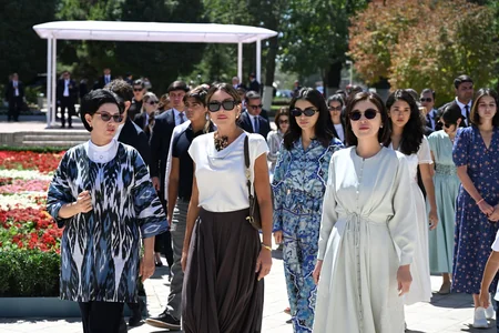 Azərbaycan ilə Özbəkistanın prezidentləri və birinci xanımları Buxarada İsmayıl Samani türbəsi ilə tanış olublar - YENİLƏNİB