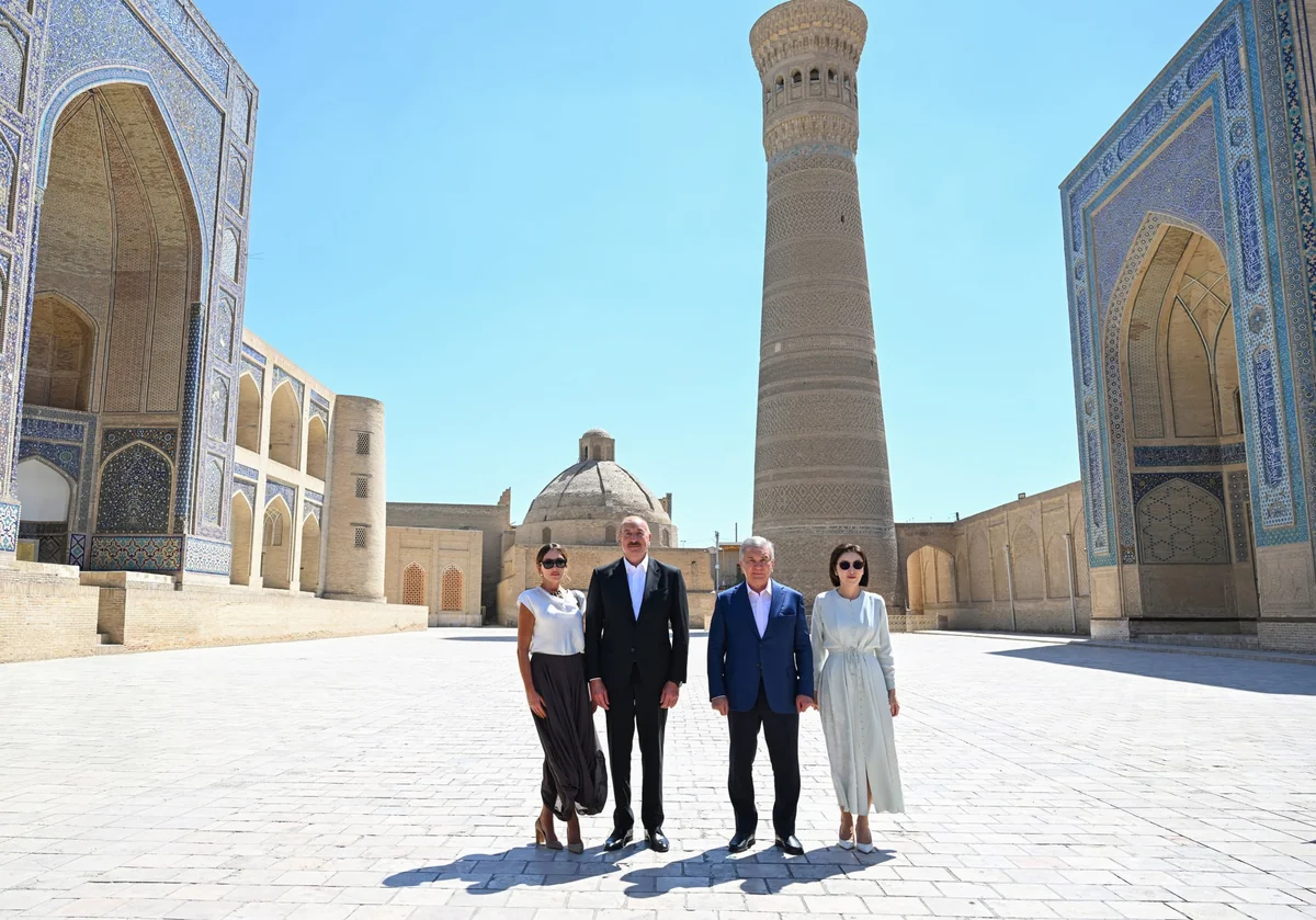 Presidents and First Ladies of Azerbaijan and Uzbekistan visit Poi-Kalyan Complex in Bukhara