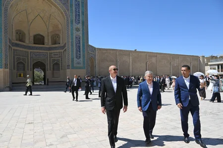 Presidents and First Ladies of Azerbaijan and Uzbekistan visit Poi-Kalyan Complex in Bukhara