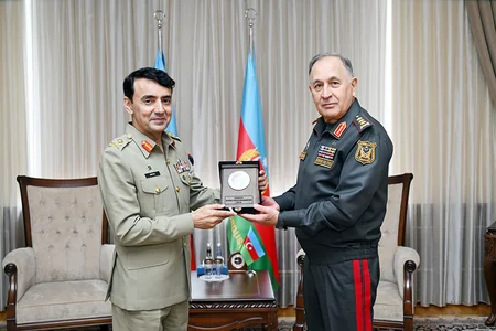 Azerbaijani Chief of General Staff Valiyev meets with Pakistani delegation