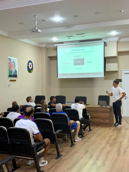 Valentin Buliçev Bakıda məşqçilərlə növbəti görüş keçirib