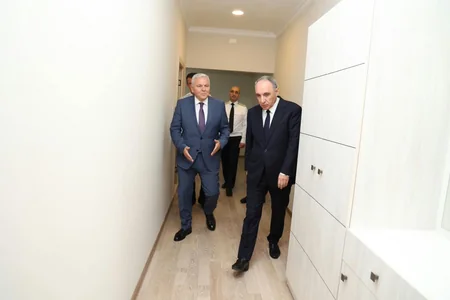 Kamran Əliyev Şəkidə vətəndaşları qəbul edib və xidməti mənzillərə baxış keçirib