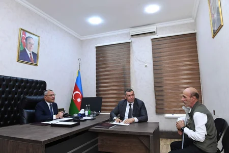 Rövşən Rzayev vətəndaş qəbulu keçirib