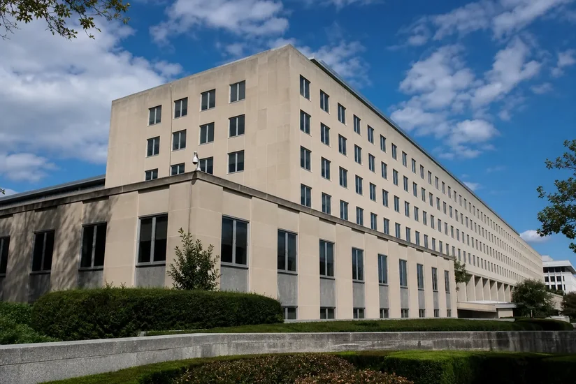Администрация Трампа готовится аннулировать до 200 тыс. виз
