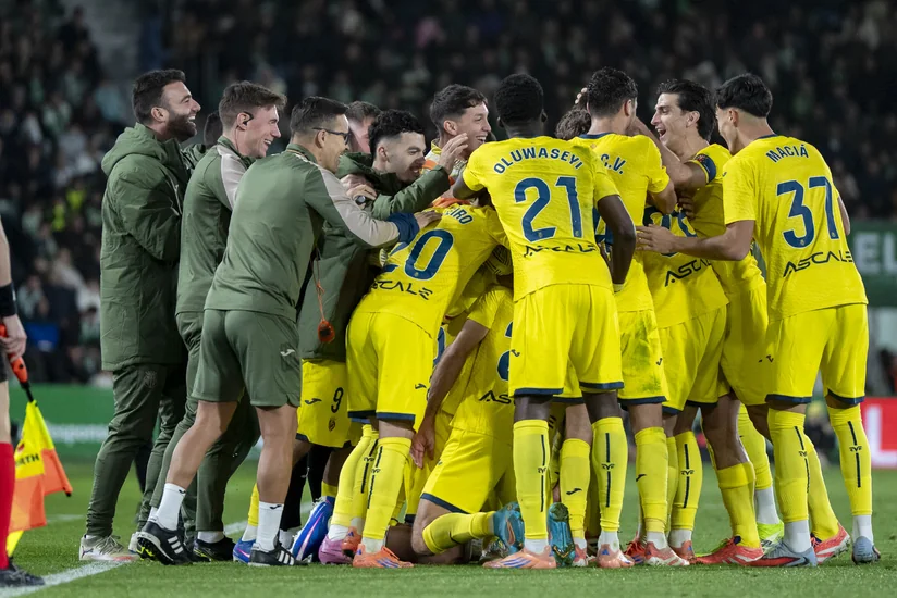 Vilyarreal heyətində 3 kanadalı futbolçunun yer aldığı ilk Top-5 liqa klubu olub