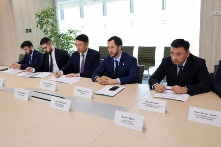Kazakhstan, Azerbaijan mull creation of cargo terminal in Alat port